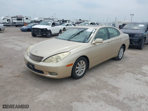 2003 Lexus ES 300 with VIN JTHBF30G030126237, listed as a IAAI auction lot 42061334 with 205,375 mi miles. Bid and sale history available at carsss.com. Image 2.