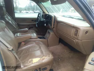 2000 Chevrolet Silverado 1500 LS with VIN 1GCEK19T4YE390960, listed as a IAAI auction lot 41043965 with 277,625 mi miles. Bid and sale history available at carsss.com. Image 5.
