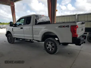 2018 Ford F-250 XL z VIN 1FT7X2B67JEC21168, wystawiony jako Copart lot #51764265 z przebiegiem 203 181 mil mil oraz Szkoda całkowita • Salvage title. Historia ofert i sprzedaży dostępna na DreamBid. Obrazek 2.