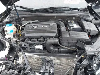2017 Volkswagen Passat SE z VIN 1VWGT7A32HC017669, wystawiony jako IAAI lot #41938824 z przebiegiem 122 323 mil mil oraz . Historia ofert i sprzedaży dostępna na DreamBid. Obrazek 10.