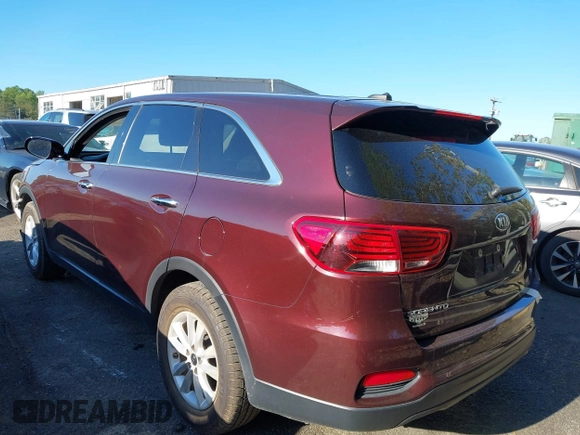 2019 Kia Sorento LX z VIN 5XYPG4A56KG481297, wystawiony jako IAAI lot #41994392 z przebiegiem 147 688 mil mil oraz . Historia ofert i sprzedaży dostępna na DreamBid. Obrazek 3.