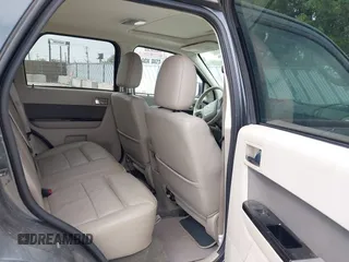 2009 Ford Escape Hybrid z VIN 1FMCU49319KC34926, wystawiony jako IAAI lot #42295564 z przebiegiem 125 648 mil mil oraz . Historia ofert i sprzedaży dostępna na DreamBid. Obrazek 8.