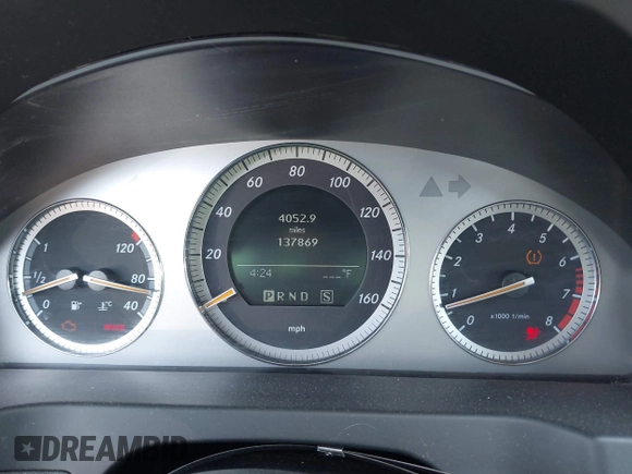 2008 Mercedes-Benz C 350 Sport z VIN WDDGF56X78F044705, wystawiony jako IAAI lot #42309460 z przebiegiem 137 869 mil mil oraz . Historia ofert i sprzedaży dostępna na DreamBid. Obrazek 7.
