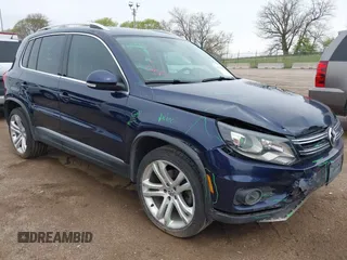 2016 Volkswagen Tiguan S z VIN WVGBV7AX0GW614760, wystawiony jako IAAI lot #42113413 z przebiegiem 91 423 mil mil oraz . Historia ofert i sprzedaży dostępna na DreamBid. Obrazek 1.