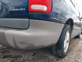 2000 Dodge Grand Caravan z VIN 1B4GP54G0YB702783, wystawiony jako IAAI lot #42447313 z przebiegiem 285 002 mil mil oraz . Historia ofert i sprzedaży dostępna na DreamBid. Obrazek 6.