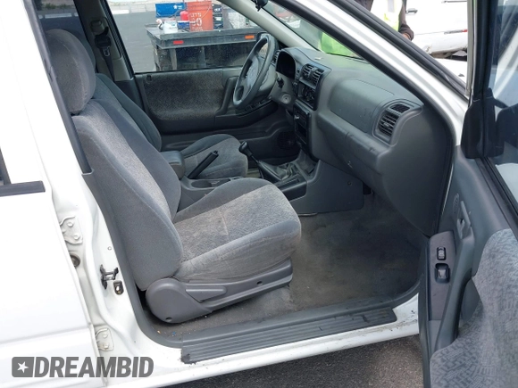 2001 Isuzu Rodeo S with VIN 4S2CK58W614329085, listed as a IAAI auction lot 42303013 with 171,933 mi miles and . Bid and sale history available at DreamBid. Image 5.