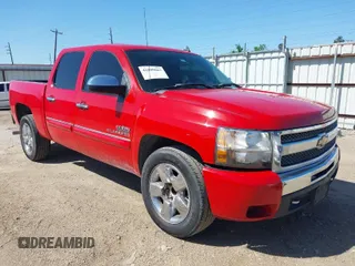 2011 Chevrolet Silverado 1500 LT with VIN 3GCPCSE02BG351470, listed as a IAAI auction lot 41899663 with 293,511 mi miles. Bid and sale history available at carsss.com. Image 1.