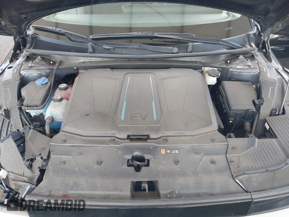 2024 Hyundai Ioniq 5 SE z VIN KM8KM4DE5RU246280, wystawiony jako IAAI lot #41506472 z przebiegiem 15 679 mil mil oraz . Historia ofert i sprzedaży dostępna na DreamBid. Obrazek 10.