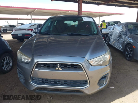 2015 Mitsubishi Outlander ES z VIN 4A4AP3AU7FE042477, wystawiony jako IAAI lot #42243771 z przebiegiem 114 331 mil mil oraz . Historia ofert i sprzedaży dostępna na DreamBid. Obrazek 12.