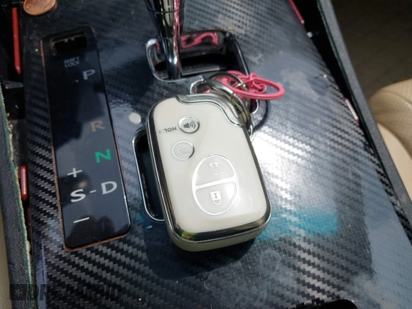 2006 Lexus IS 250 z VIN JTHCK262962002269, wystawiony jako IAAI lot #42508946 z przebiegiem Nie podano mil oraz . Historia ofert i sprzedaży dostępna na DreamBid. Obrazek 11.