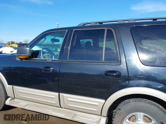 2005 Ford Expedition Eddie Bauer with VIN 1FMFU18575LA43580, listed as a IAAI auction lot 41838176 with 222,967 mi miles. Bid and sale history available at carsss.com. Image 14.