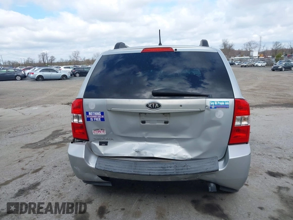 2008 Kia Sedona with VIN KNDMB133086255036, listed as a IAAI auction lot 41923884 with 269,470 mi miles. Bid and sale history available at carsss.com. Image 16.