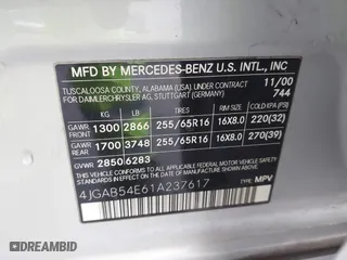 2001 Mercedes-Benz M-Class with VIN 4JGAB54E61A237617, listed as a IAAI auction lot 41788348 with 178,752 mi miles. Bid and sale history available at carsss.com. Image 9.