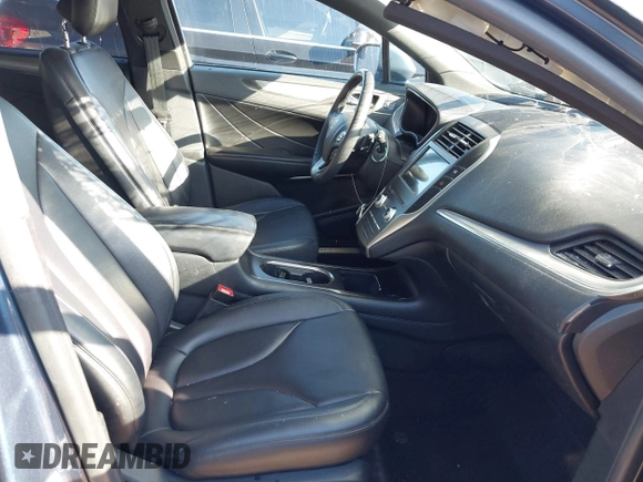 2018 Lincoln MKC Premiere with VIN 5LMCJ1D9XJUL22625, listed as a IAAI auction lot 40558543 with 60,088 mi miles and . Bid and sale history available at DreamBid. Image 5.
