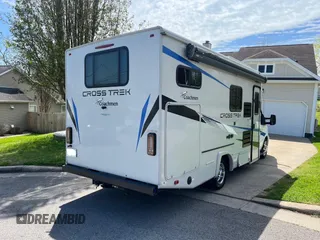 2020 Ford Transit with VIN 1FDWU8PG4LKA26945, listed as a Copart auction lot 57651985 with 9,378 mi miles and Clean title. Bid and sale history available at DreamBid. Image 4.