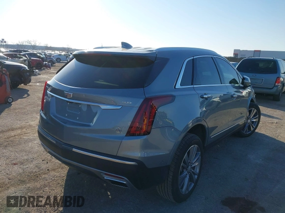 2025 Cadillac XT5 FWD Premium Luxury with VIN 1GYKNCRS7SZ104526, listed as a IAAI auction lot 41468623 with 3,896 mi miles. Bid and sale history available at carsss.com. Image 4.