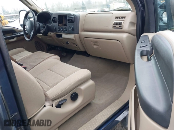 2005 Ford Super Duty F-250 XL with VIN 1FTSX21545ED39073, listed as a IAAI auction lot 41881452 with 117,709 mi miles. Bid and sale history available at carsss.com. Image 5.