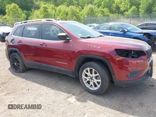 2019 Jeep Cherokee Latitude Plus z VIN 1C4PJLLB1KD220432, wystawiony jako IAAI lot #42395512 z przebiegiem 120 011 mil mil oraz . Historia ofert i sprzedaży dostępna na DreamBid. Obrazek 1.