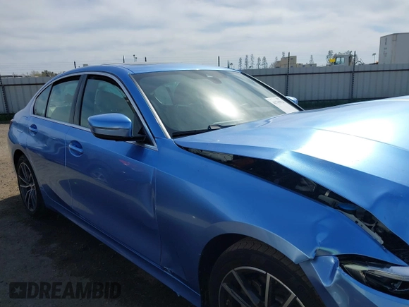 2022 BMW 3 Series 330e with VIN 3MW5P7J01N8C37289, listed as a IAAI auction lot 41765524 with 1 mi miles. Bid and sale history available at carsss.com. Image 13.