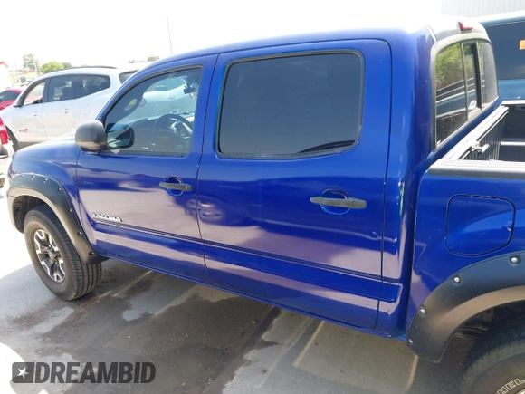 2005 Toyota Tacoma PreRunner z VIN 3TMJU62N75M001803, wystawiony jako IAAI lot #42329450 z przebiegiem 138 188 mil mil oraz . Historia ofert i sprzedaży dostępna na DreamBid. Obrazek 14.