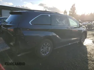 2021 Toyota Sienna XLE with VIN 5TDJRKEC4MS069575, listed as a Copart auction lot 44793525 with 141,319 mi miles and Salvage Title. Bid and sale history available at carsss.com. Image 3.