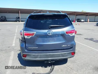 2015 Toyota Highlander Limited с VIN 5TDDKRFH0FS210245, выставлен на аукционе IAAI как лот 42796959 с пробегом 137 181 миль миль и . История ставок и продаж доступна на DreamBid. Изображение 15.
