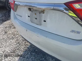 2015 Toyota Camry XLE with VIN 4T1BF1FK6FU475672, listed as a IAAI auction lot 41780890 with 238,915 mi miles. Bid and sale history available at carsss.com. Image 20.