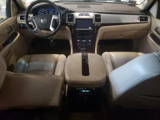 2008 Cadillac Escalade ESV z VIN 1GYFK66858R184955, wystawiony jako Copart lot #55686375 z przebiegiem 184 426 mil mil oraz Czysty tytuł • Clean title. Historia ofert i sprzedaży dostępna na DreamBid. Obrazek 8.