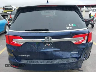 2018 Honda Odyssey Touring with VIN 5FNRL6H85JB001501, listed as a IAAI auction lot 41911497 with 92,407 mi miles. Bid and sale history available at carsss.com. Image 6.