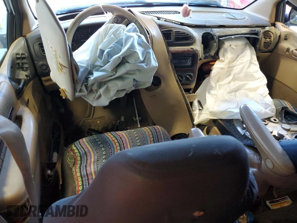 2000 Chrysler Town & Country LXi with VIN 1C4GP54L8YB549019, listed as a Copart auction lot 49186805 with 186,815 mi miles and Salvage Title. Bid and sale history available at carsss.com. Image 8.