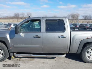 2007 Chevrolet Silverado 1500 LTZ with VIN 2GCEK13MX71529698, listed as a IAAI auction lot 41590698 with 244,705 mi miles. Bid and sale history available at carsss.com. Image 14.