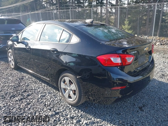 2017 Chevrolet Cruze LS z VIN 1G1BC5SM5H7277073, wystawiony jako IAAI lot #41336306 z przebiegiem 95 515 mil mil oraz . Historia ofert i sprzedaży dostępna na DreamBid. Obrazek 3.