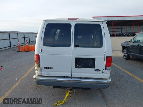 2000 Ford Econoline Passenger XL with VIN 1FBSS31L5YHB41693, listed as a IAAI auction lot 41850059 with 236,450 mi miles and . Bid and sale history available at DreamBid. Image 16.