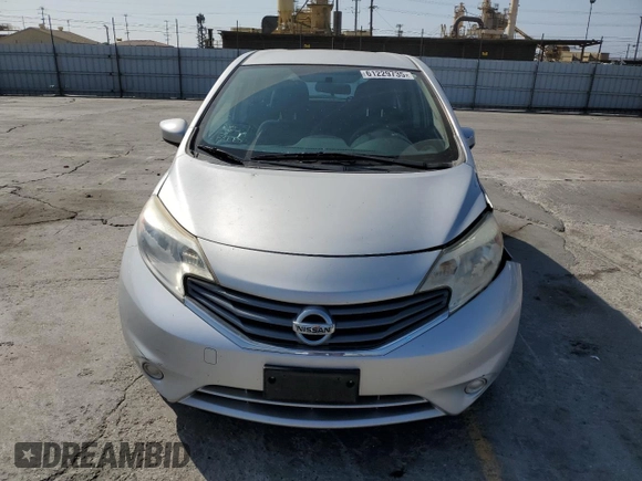 2015 Nissan Note SV z VIN 3N1CE2CPXFL372205, wystawiony jako Copart lot #61229735 z przebiegiem 91 889 mil mil oraz Szkoda całkowita • Salvage title. Historia ofert i sprzedaży dostępna na DreamBid. Obrazek 5.