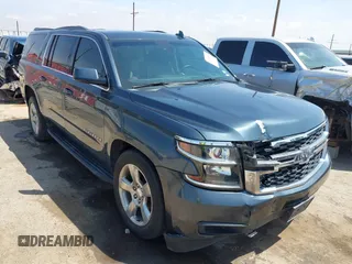 2019 Chevrolet Suburban LT z VIN 1GNSCHKC8KR380930, wystawiony jako IAAI lot #42115643 z przebiegiem 113 786 mil mil oraz . Historia ofert i sprzedaży dostępna na DreamBid. Obrazek 1.