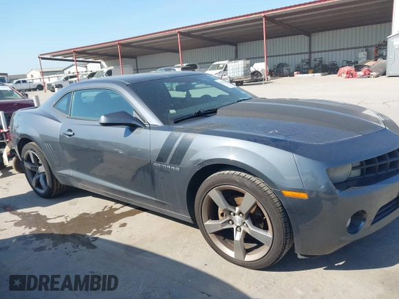 2011 Chevrolet Camaro 1LT с VIN 2G1FB1ED7B9136844, выставлен на аукционе IAAI как лот 42223709 с пробегом 180 139 миль миль и . История ставок и продаж доступна на DreamBid. Изображение 1.