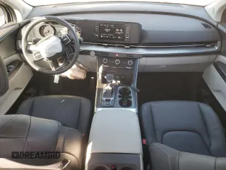 2024 Kia Carnival LX with VIN KNDNB4H34R6386454, listed as a Copart auction lot 88491205 with 10,124 mi miles and Salvage Title. Bid and sale history available at carsss.com. Image 8.