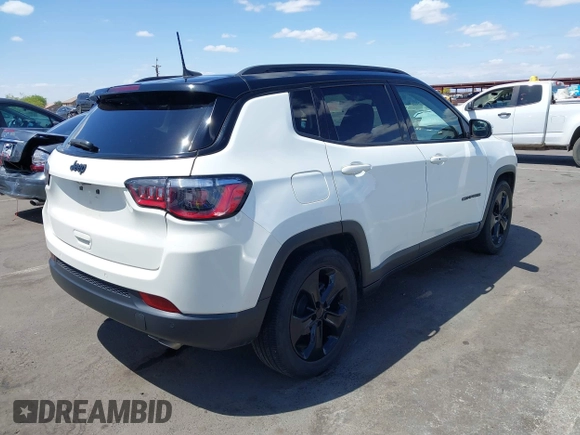 2021 Jeep Compass Latitude z VIN 3C4NJCBBXMT603940, wystawiony jako IAAI lot #42079547 z przebiegiem 70 076 mil mil oraz . Historia ofert i sprzedaży dostępna na DreamBid. Obrazek 4.