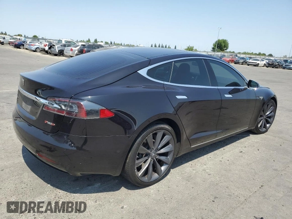 2016 Tesla Model S 90D z VIN 5YJSA1E29GF158774, wystawiony jako Copart lot #60143405 z przebiegiem Nie podano mil oraz Szkoda całkowita • Salvage title. Historia ofert i sprzedaży dostępna na DreamBid. Obrazek 3.