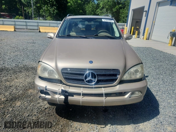 2002 Mercedes-Benz M 320/430/500 z VIN 4JGAB54E82A367724, wystawiony jako Copart lot #57993905 z przebiegiem 171 008 mil mil oraz Szkoda całkowita • Salvage title. Historia ofert i sprzedaży dostępna na DreamBid. Obrazek 5.
