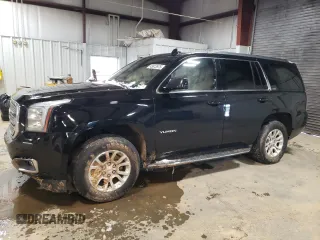 2017 GMC Yukon SLT with VIN 1GKS2BKCXHR130031, listed as a Copart auction lot 45813975 with 209,977 mi miles and Salvage Title. Bid and sale history available at carsss.com. Image 1.