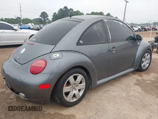 2002 Volkswagen New Beetle Coupe S with VIN 3VWFE21C42M443703, listed as a IAAI auction lot 42108981 with 219,778 mi miles. Bid and sale history available at carsss.com. Image 4.