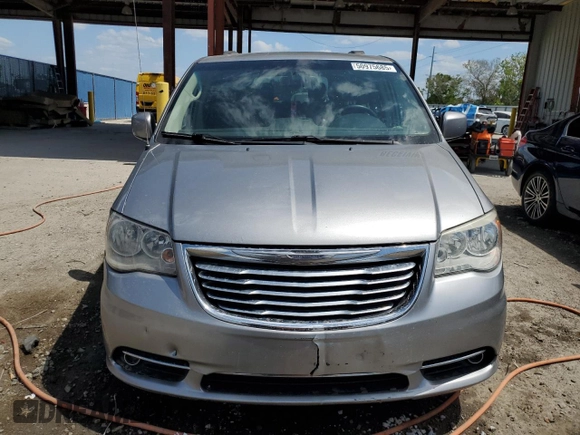 2016 Chrysler Town & Country Touring with VIN 2C4RC1BG0GR294949, listed as a Copart auction lot 50975685 with 145,139 mi miles and Salvage Title. Bid and sale history available at DreamBid. Image 5.