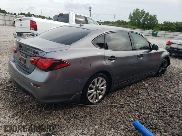 2018 Infiniti Q70 Luxe with VIN JN1BY1PP6JM330555, listed as a Copart auction lot 59846424 with 55,438 mi miles and Salvage title. Bid and sale history available at DreamBid. Image 3.
