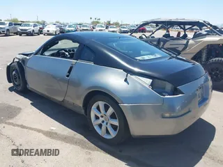 2004 Nissan 350Z Enthusiast z VIN JN1AZ34D74T164233, wystawiony jako IAAI lot #42509421 z przebiegiem 90 780 mil mil oraz . Historia ofert i sprzedaży dostępna na DreamBid. Obrazek 3.