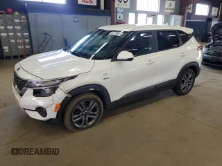 2021 Kia Seltos LX z VIN KNDEPCAA7M7062275, wystawiony jako Copart lot #50718955 z przebiegiem 60 068 mil mil oraz Szkoda całkowita • Salvage title. Historia ofert i sprzedaży dostępna na DreamBid. Obrazek 1.