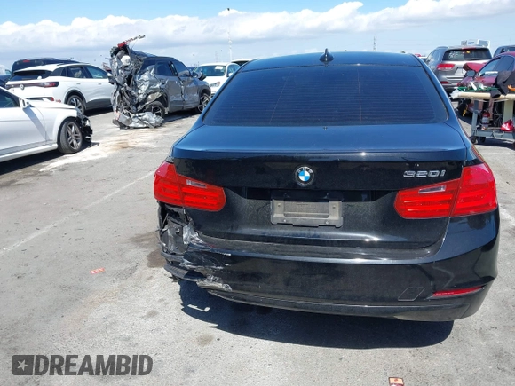 2013 BMW 3 Series 320i с VIN WBA3B1C57DK128344, выставлен на аукционе IAAI как лот 42259273 с пробегом 105 213 миль миль и . История ставок и продаж доступна на DreamBid. Изображение 16.