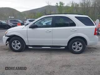 2008 Kia Sorento LX z VIN KNDJC735085785971, wystawiony jako IAAI lot #42092094 z przebiegiem 97 823 mil mil oraz . Historia ofert i sprzedaży dostępna na DreamBid. Obrazek 14.