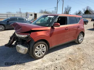 2020 Kia Soul LX with VIN KNDJ23AU1L7103859, listed as a Copart auction lot 48561715 with 62,152 mi miles and Salvage Title. Bid and sale history available at carsss.com. Image 1.