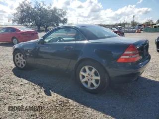 1998 Mercedes-Benz SLK 230/320 z VIN WDBKK47F9WF019235, wystawiony jako Copart lot #46457955 z przebiegiem Nie podano mil oraz Nie do naprawy • Non repairable. Historia ofert i sprzedaży dostępna na DreamBid. Obrazek 2.